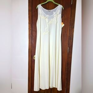 Christiana Long White Sleeveles Maxi Dress Size M